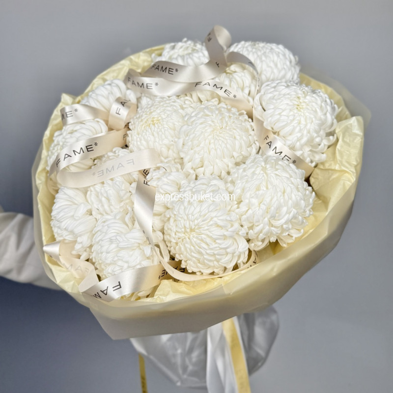 Монобукет с хризантемой бигуди